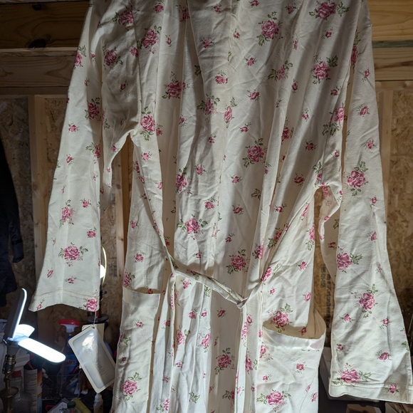 Floral Cream Long Robe - Picture 7 of 7